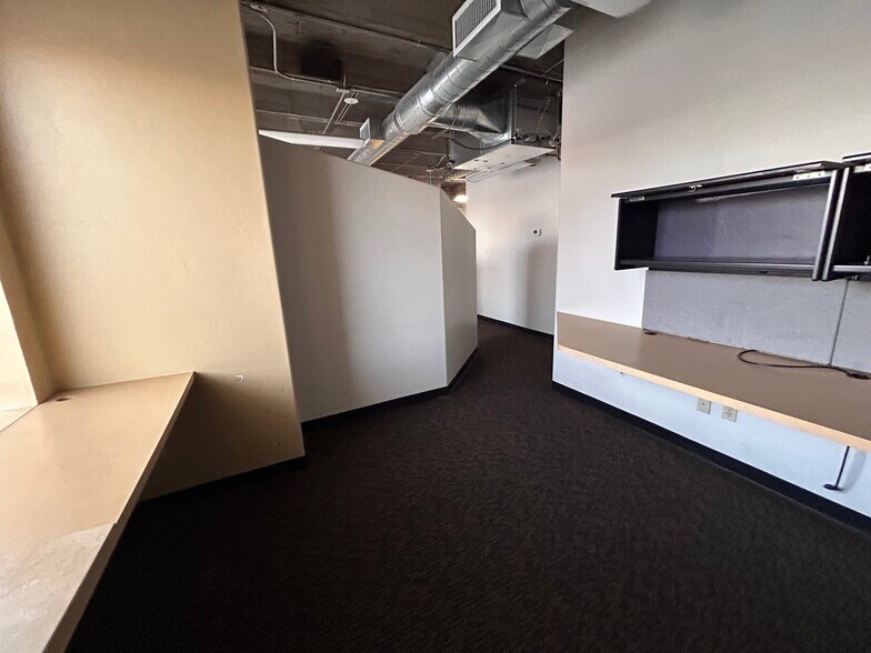 More Photos Of 100 N Stone Ave, Tucson Office Residential For Lease