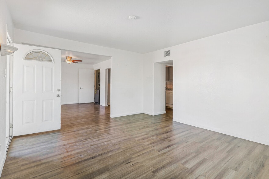 More Photos Of 303 Tin St, Henderson Office Residential For Sale