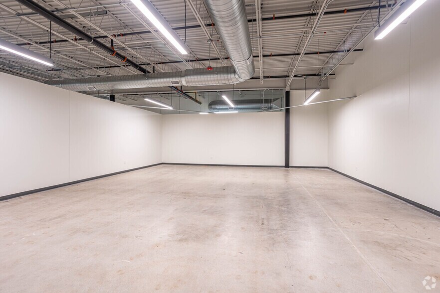 More Photos Of 77 Rowe St, Newton Warehouse For Lease