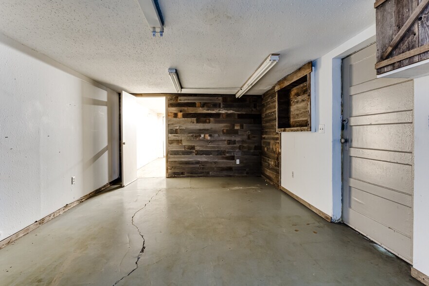 More Photos Of 600 Or-99 Hwy, Eugene Freestanding For Sale