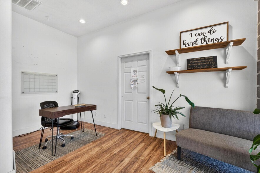 More Photos Of 75 N 200 W, Hurricane Freestanding For Sale