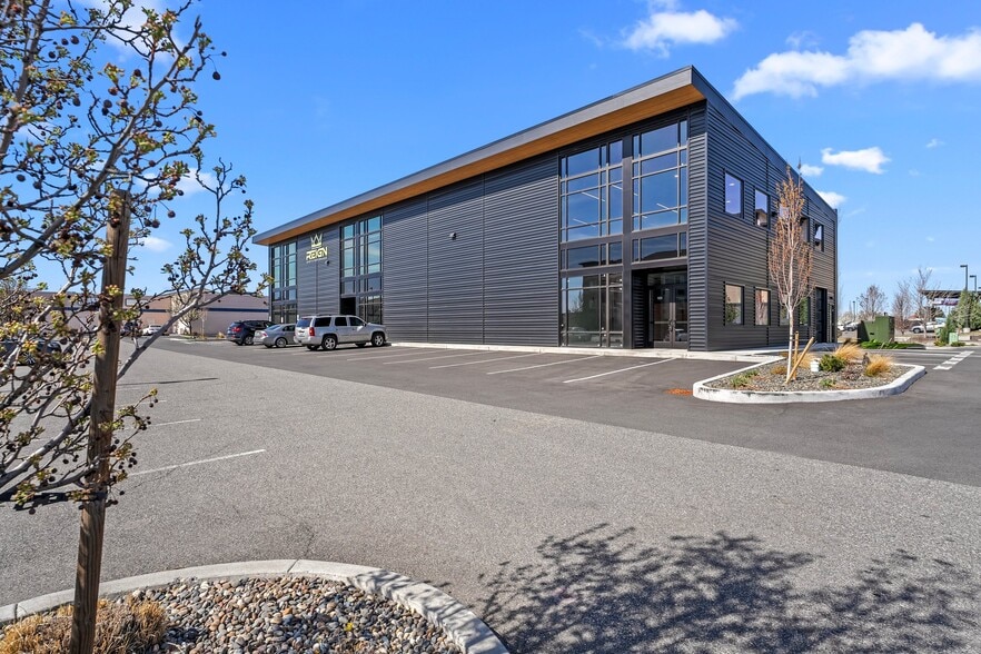 More Photos Of 6902 Rodeo Dr, Pasco Flex For Lease