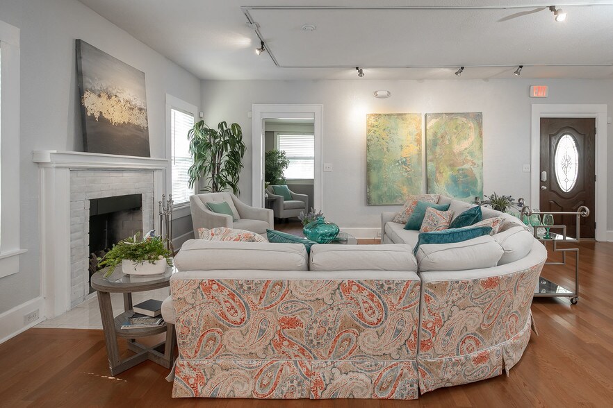 More Photos Of 2515 1st Ave N, Saint Petersburg Office Residential For Sale