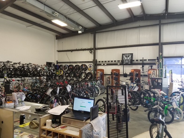 More Photos Of 131 E Rollins Rd, Round Lake Beach Freestanding For Sale