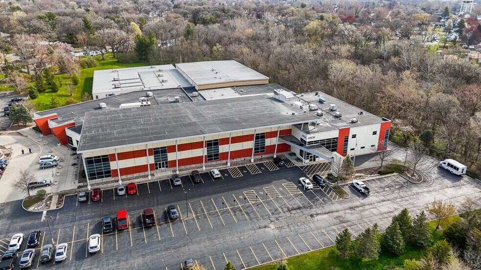 More Photos Of 300 Walnut St, Peru General Retail For Sale