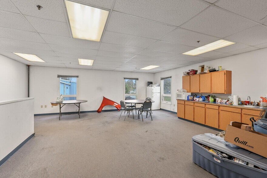 More Photos Of 555 N Pacific Hwy, Woodburn Auto Repair For Sale