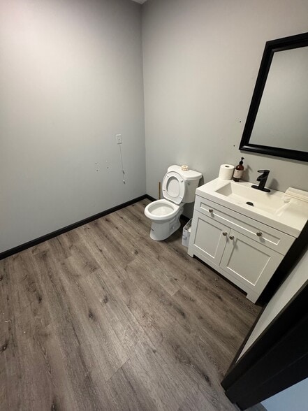 More Photos Of 42 Crestway, Hamden Warehouse For Sale