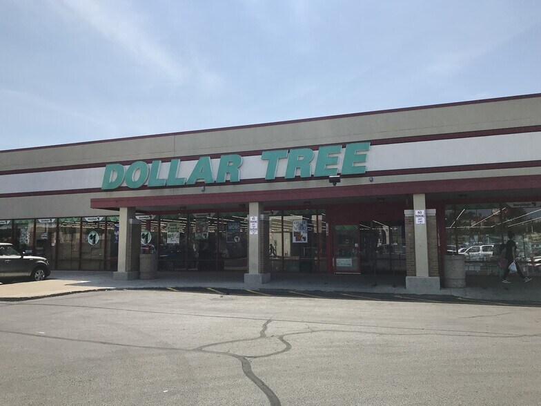 More Photos Of 7510-7574 N Western Ave, Chicago Unknown For Lease