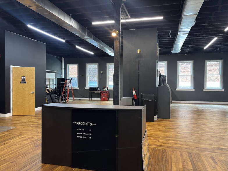 More Photos Of 275 W 4th St, Winston-Salem General Retail For Lease