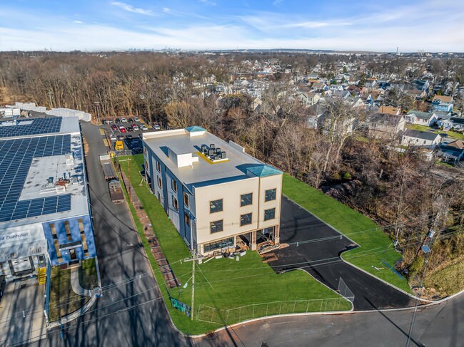 More Photos Of 374 Green St, Woodbridge Coworking Space