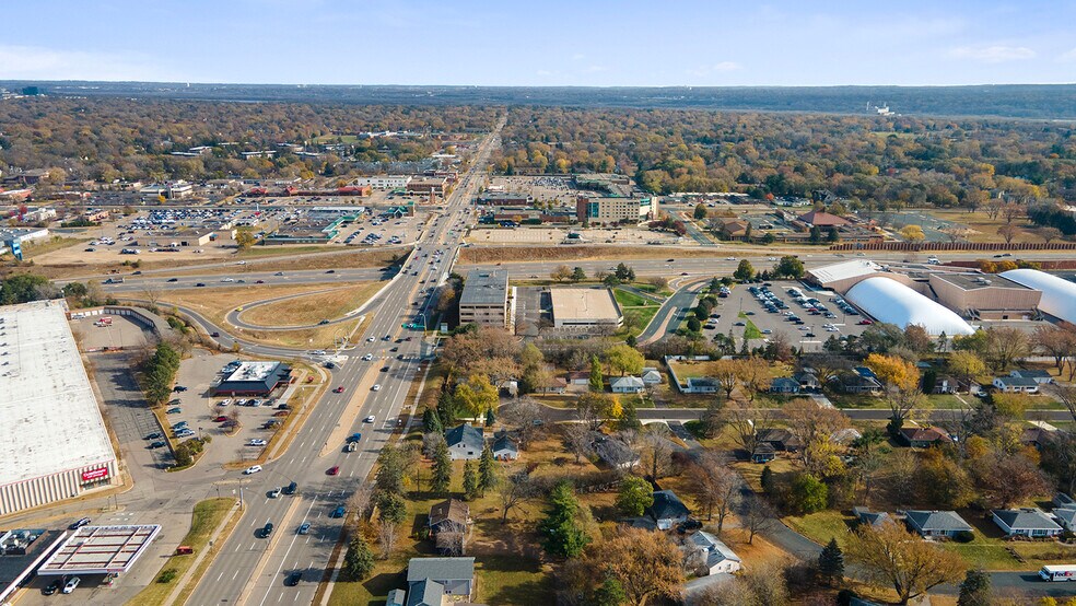 More Photos Of 9801 S Dupont Ave, Bloomington Office For Lease