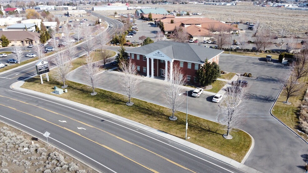 More Photos Of 6921 Crosswind Blvd, Kennewick Office For Sale