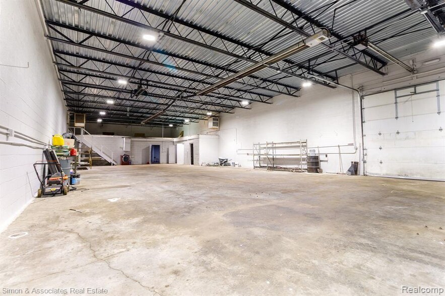 More Photos Of 18090 Mount Elliott St, Detroit Warehouse For Sale