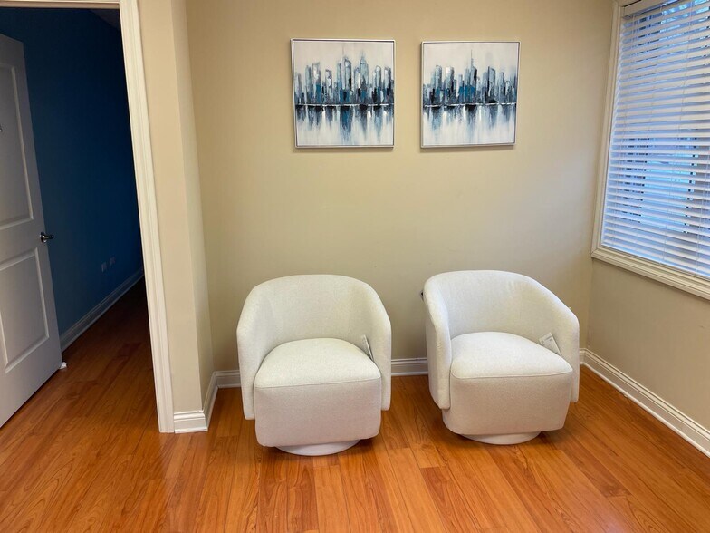 More Photos Of 896 S Frontenac St, Aurora Office For Lease