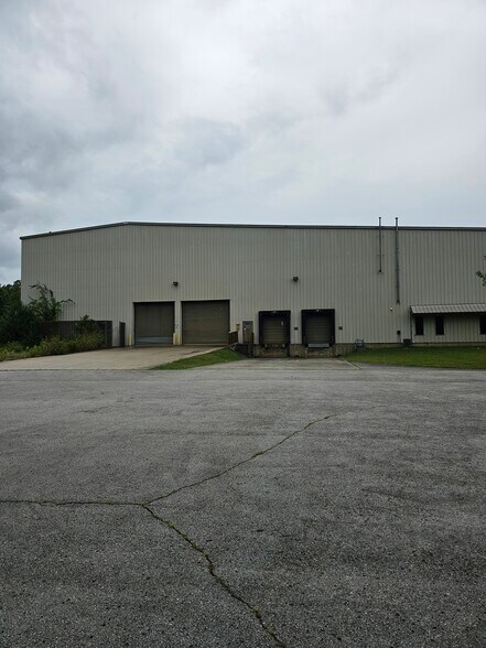 More Photos Of 87 Volunteer Ct, Manchester Manufacturing For Lease