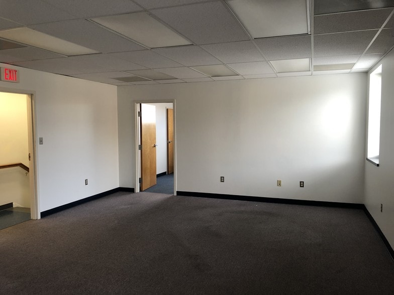 More Photos Of 4585 Printers Ct, White Plains Warehouse For Lease