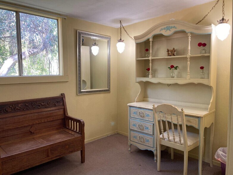 More Photos Of 42975 Sierra Dr, Three Rivers Hotel For Sale