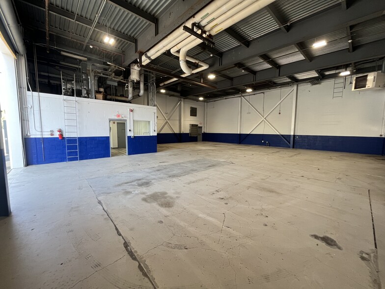 More Photos Of 13 West St, East Hanover Warehouse For Lease