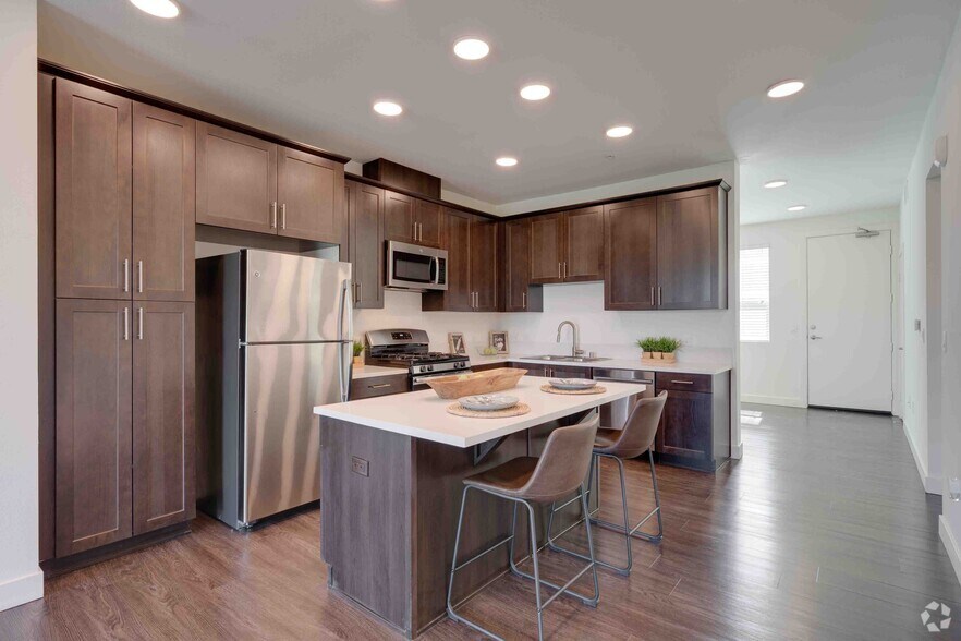 More Photos Of 11114 Darling Rd, Ventura Apartments For Lease