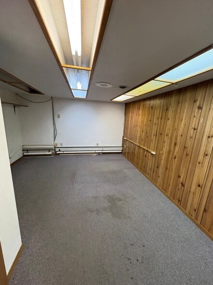 More Photos Of 6636 Rosewood St, Anchorage Warehouse For Sale