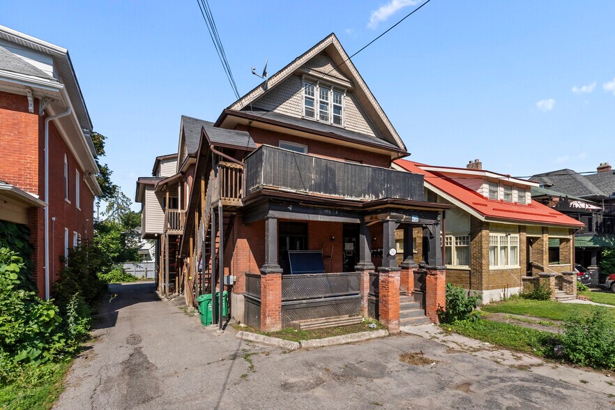 More Photos Of 541 Aylmer St N, Peterborough Apartments For Sale