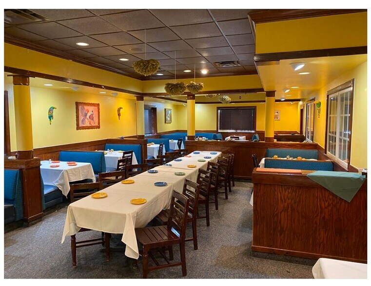 More Photos Of 12030 Wilcrest Dr, Houston Restaurant For Sale