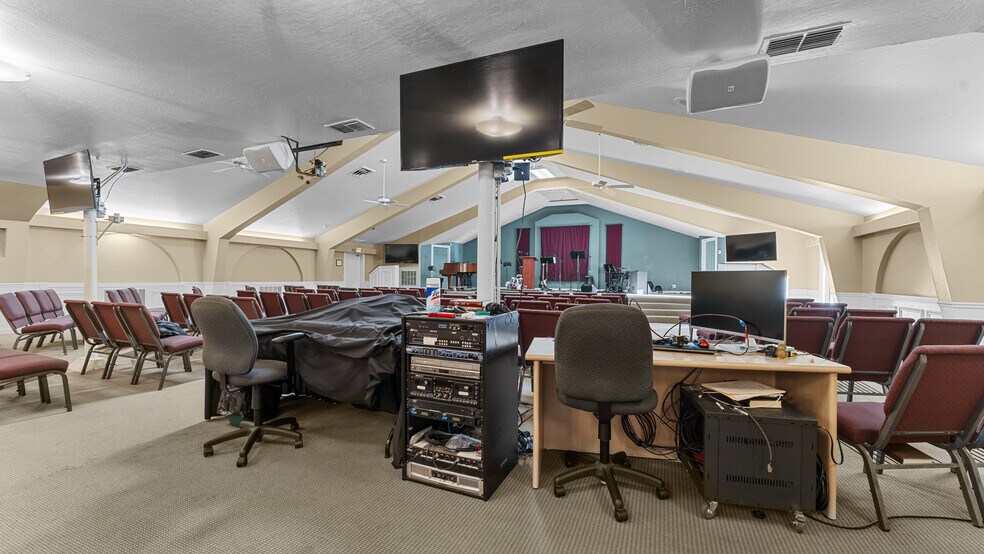 More Photos Of 355 Panama Ave, Chico Flex For Sale