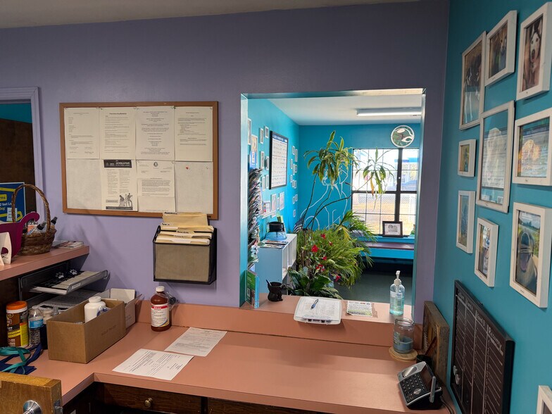 More Photos Of 162 Enzor Rd, Troy Office For Sale