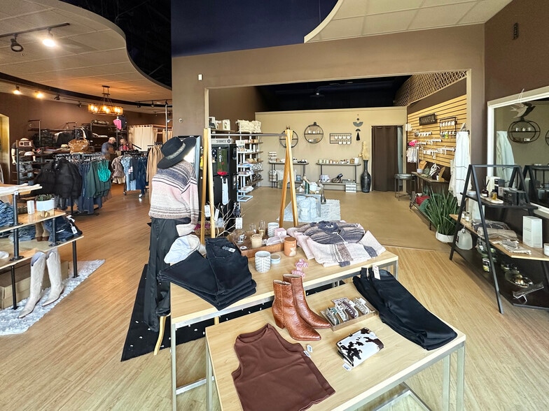 More Photos Of 1095 S Fortuna Blvd, Fortuna General Retail For Sale