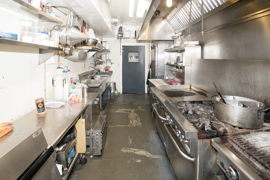 More Photos Of 3734 Fleet St, Baltimore Bar For Sale