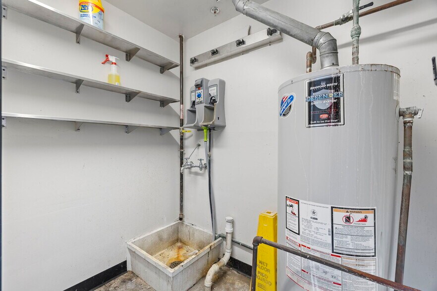 More Photos Of 4240 S Lees Summit Rd, Independence Office For Lease