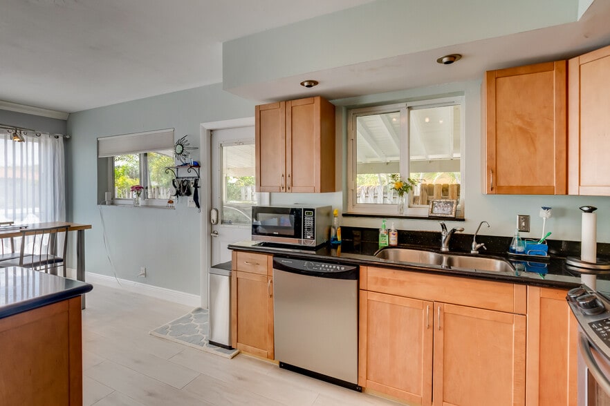 More Photos Of 1606 NE 15th Ave, Fort Lauderdale Specialty For Sale