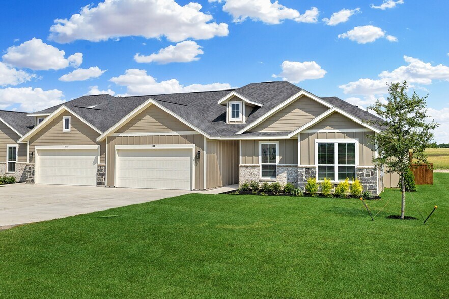 More Photos Of 651-655 Clovis St, Midlothian Apartments For Sale