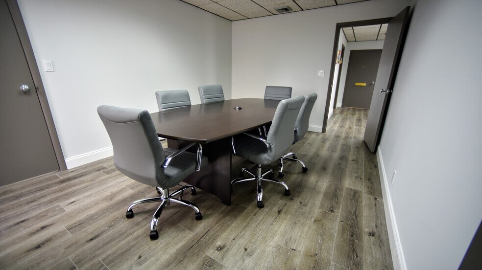 More Photos Of 2131 Hollywood Blvd, Hollywood Office Residential For Lease