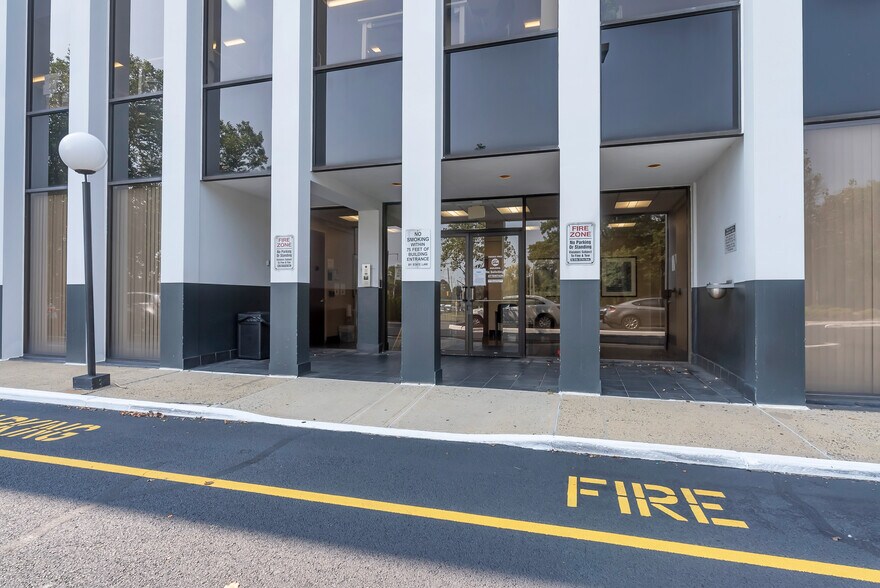 More Photos Of 75 Lincoln Hwy, Iselin Medical For Lease