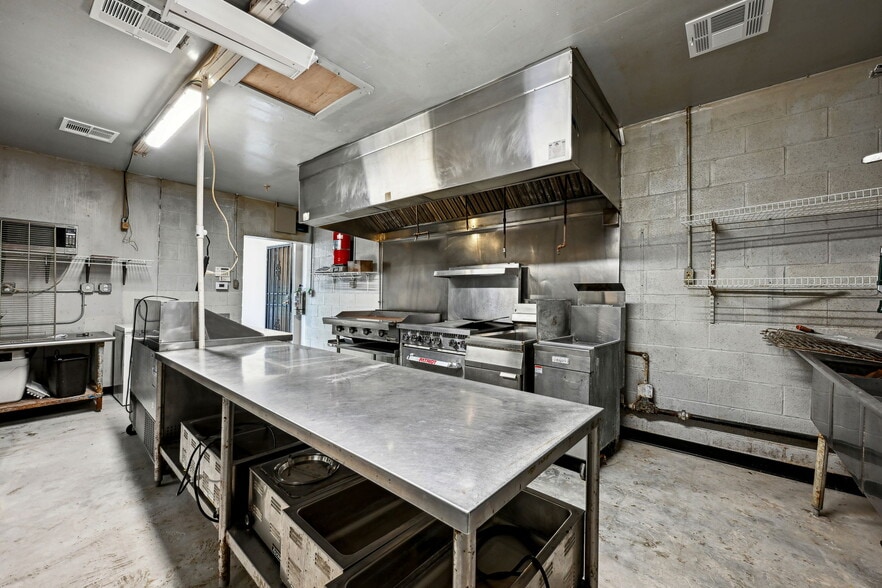 More Photos Of 1705 C M Fagan Dr, Hammond Convenience Store For Sale