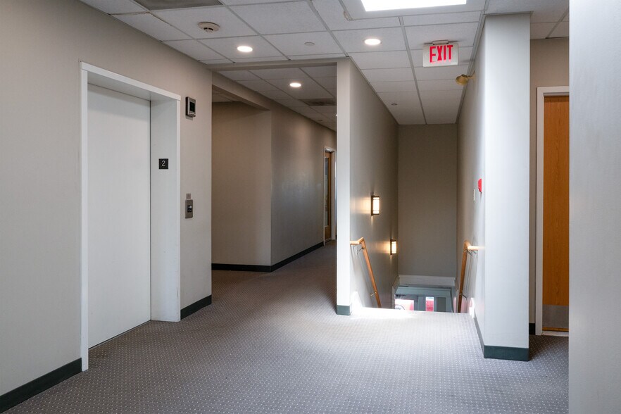 More Photos Of 19 Main St, Hingham Storefront Retail Office For Lease