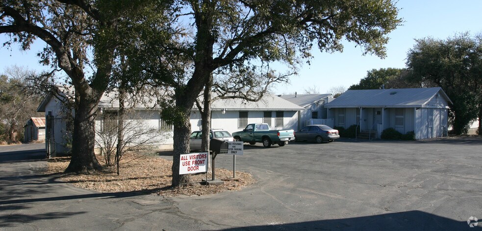 More Photos Of 1500 Stassney Ln, Austin Light Manufacturing For Lease