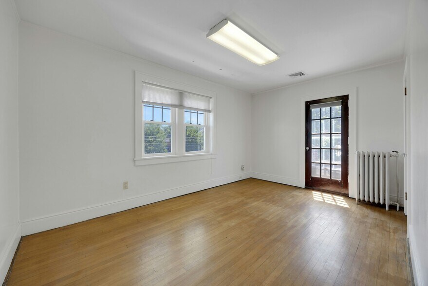 More Photos Of 225 Liberty St, Little Ferry Office For Sale