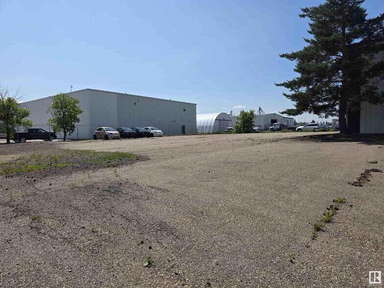 More Photos Of 8716 112 St, Fort Saskatchewan Warehouse For Lease