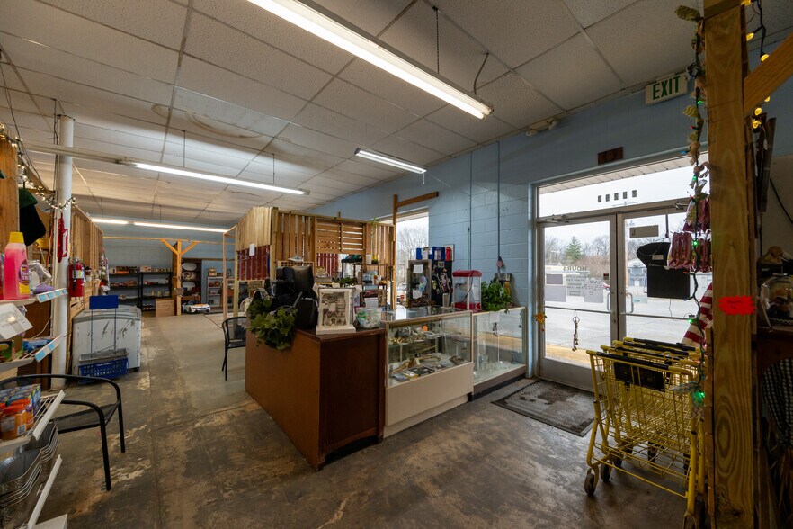 More Photos Of 20310 Main St E, Huntingdon Storefront For Sale