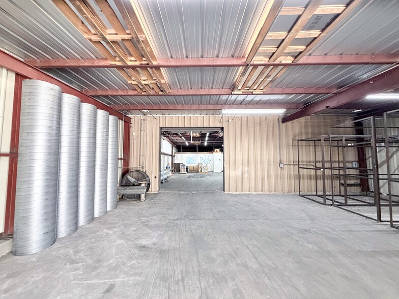 More Photos Of 146 Interloop Rd, San Antonio Warehouse For Lease