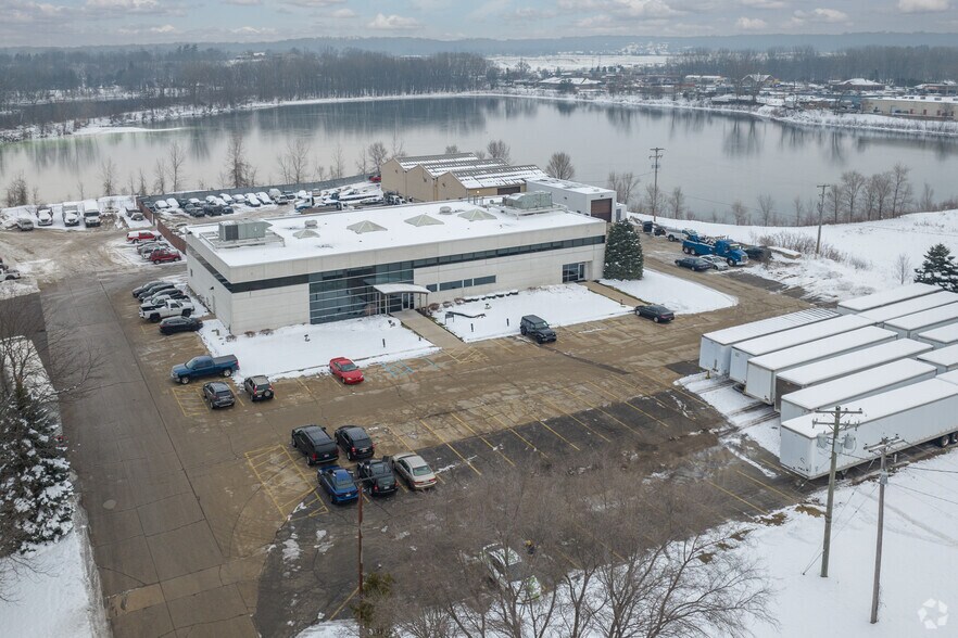 More Photos Of 5271 Plainfield Ave NE, Grand Rapids Office For Sale