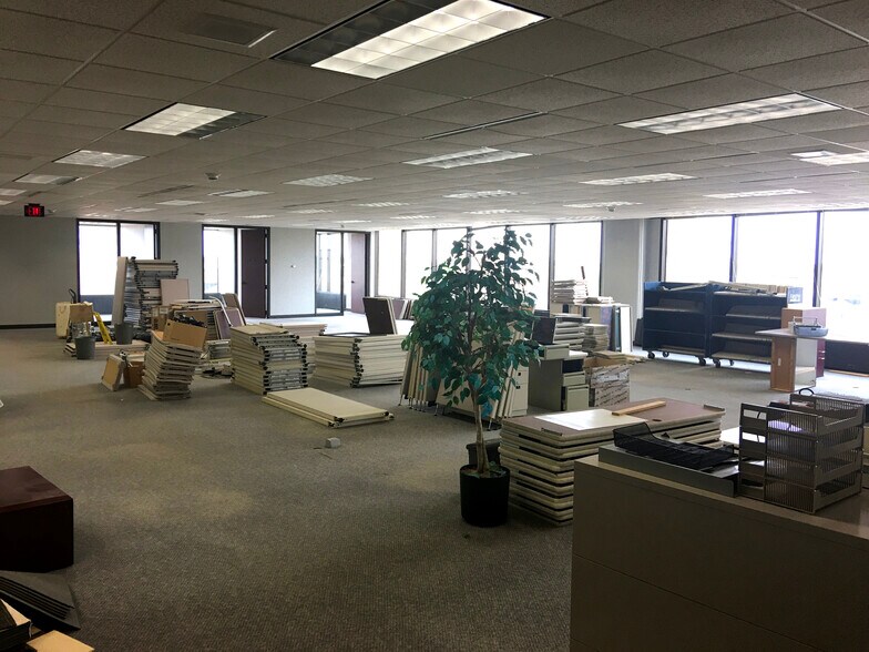 More Photos Of 111 N Main St, Oshkosh Office For Lease