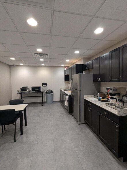 More Photos Of 3570 Lexington Ave N, Shoreview Medical For Lease