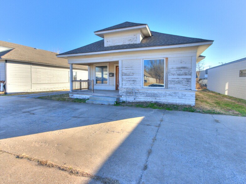 More Photos Of 1628 Linwood Blvd, Oklahoma City Freestanding For Sale