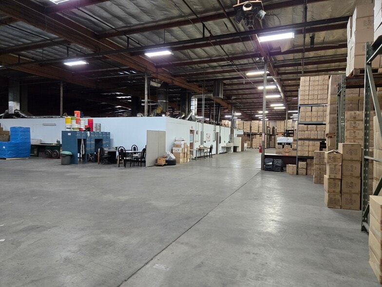 More Photos Of 9600 Lurline Ave, Chatsworth Warehouse For Sale