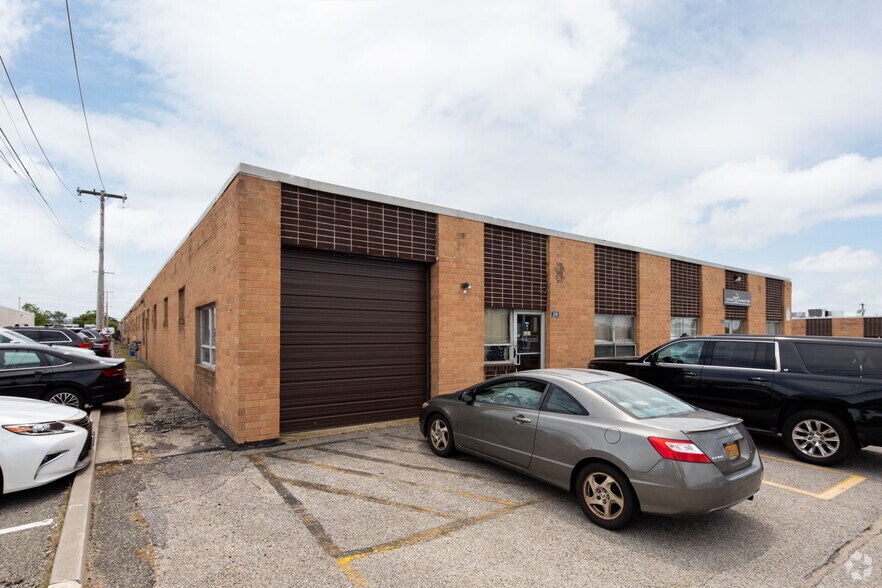 Primary Photo Of 229 Newtown Rd, Plainview Warehouse For Lease