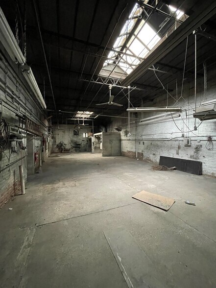 More Photos Of 1838-1842 N Elston Ave, Chicago Warehouse For Lease