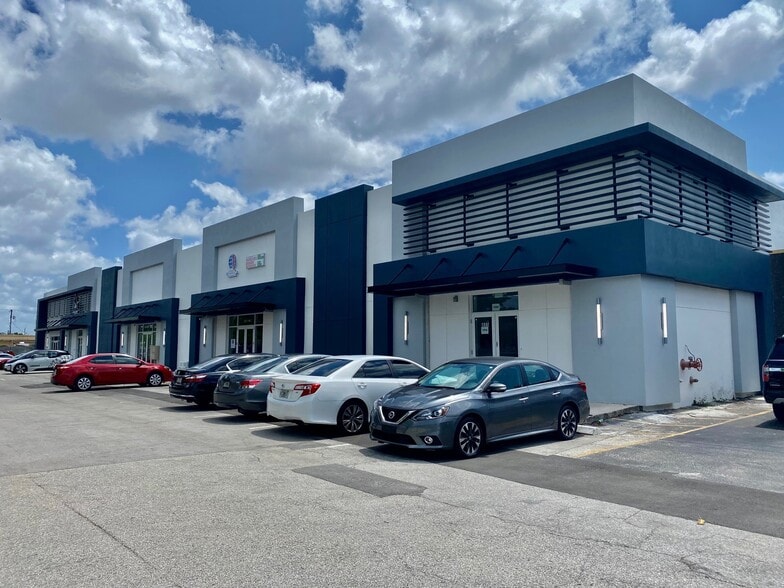 More Photos Of 1685 S State Road 7, Hollywood Warehouse For Lease